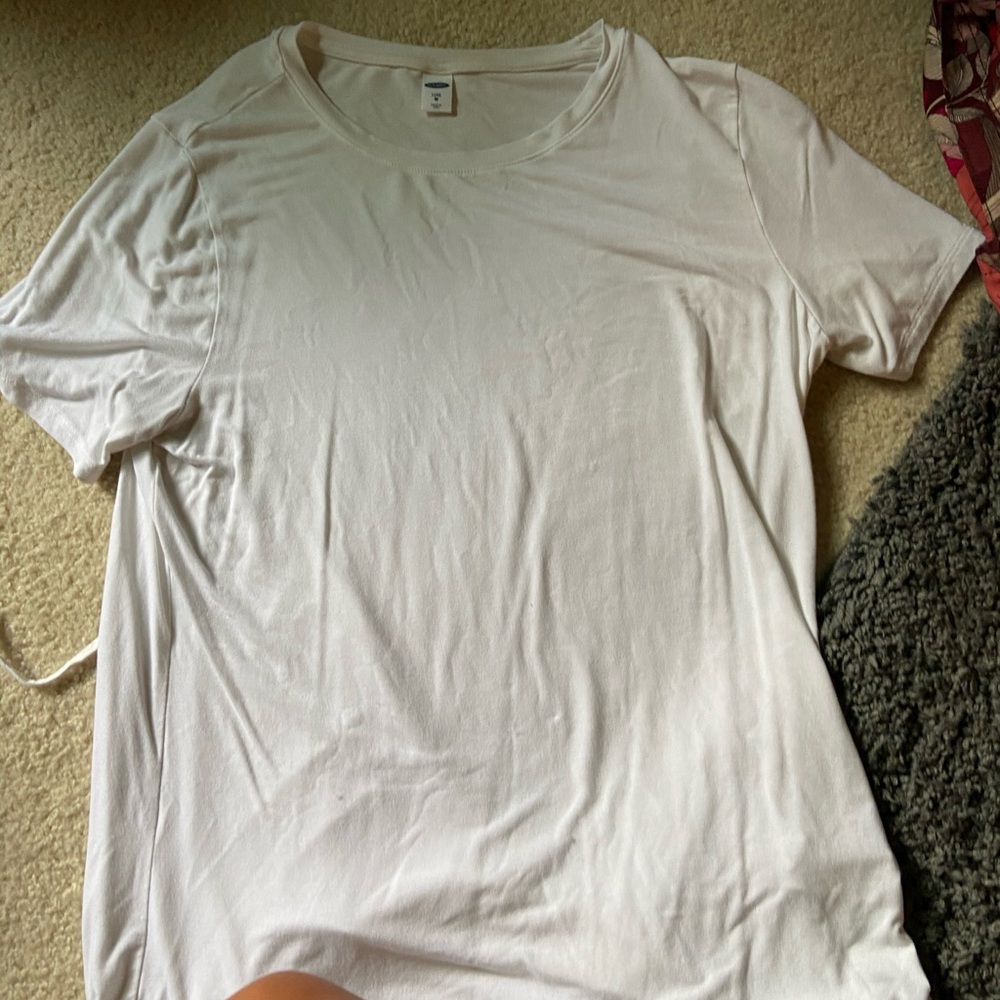 PLAIN WHITE TSHIRT